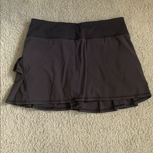 Black pleated Lululemon skirt
